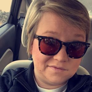 Meet your Posher, Macie