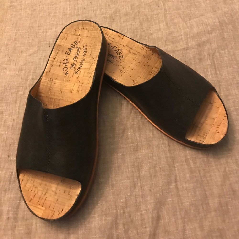 Kork Ease size 7 black leather slides
