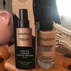 Smashbox Studio Skin Hydrating Foundation