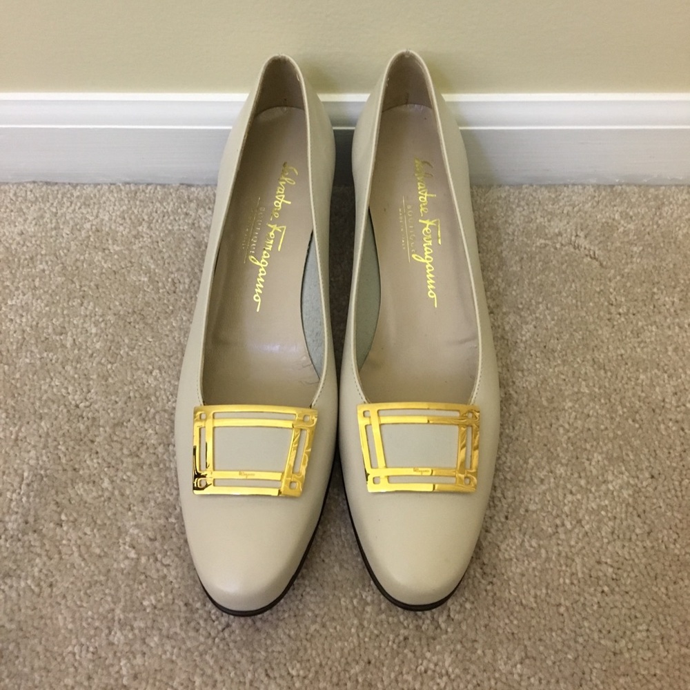 Salvatore Ferragamo Size 7.5 (suitable for 7/6.5)