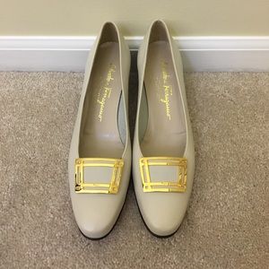 Salvatore Ferragamo Size 7.5 (suitable for 7/6.5)
