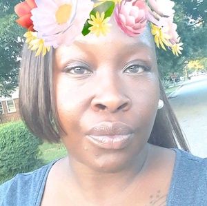 Meet your Posher, Taya