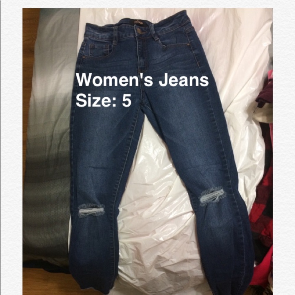 Jeans Sizes:2, 5, 7, 11  Khakis Size: 5 Joggers: M