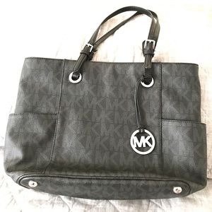 Michale Kors Purse