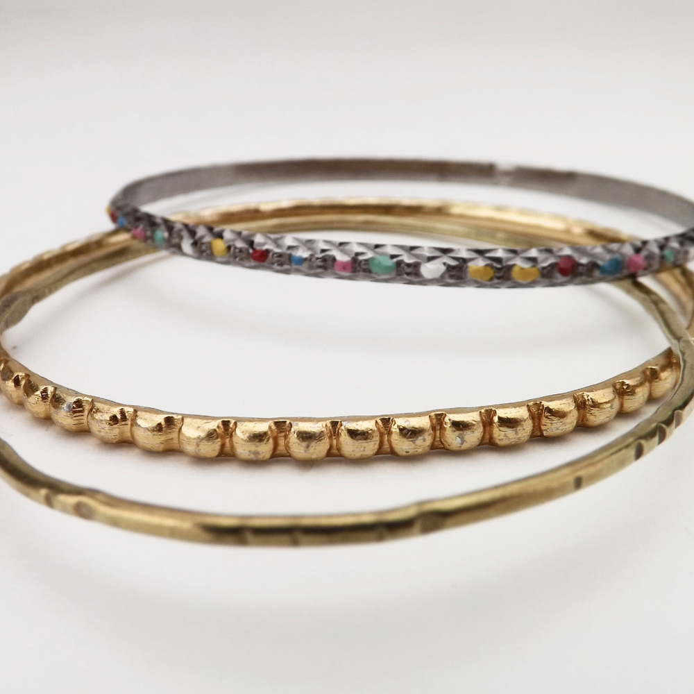 vintage lot 3 petite bangle bracelets stackable 8" - Picture 2 of 6