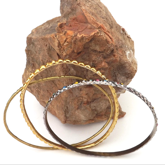 vintage lot 3 petite bangle bracelets stackable 8" - Picture 4 of 6