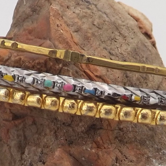 vintage lot 3 petite bangle bracelets stackable 8" - Picture 6 of 6