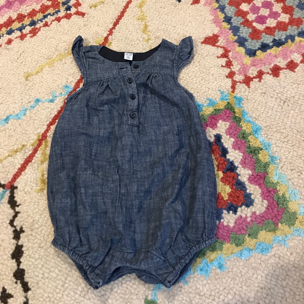 BabyGap Chambray flutter sleeve bubble