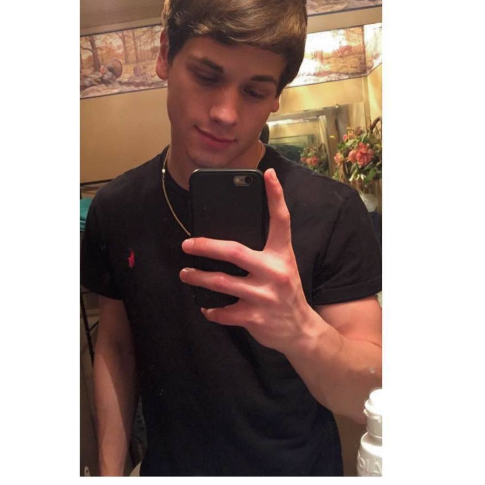 Meet your Posher, Travis