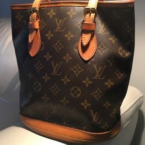 Petit Bucket Monogram Canvas