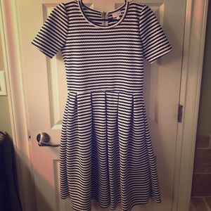 Black and white Amelia