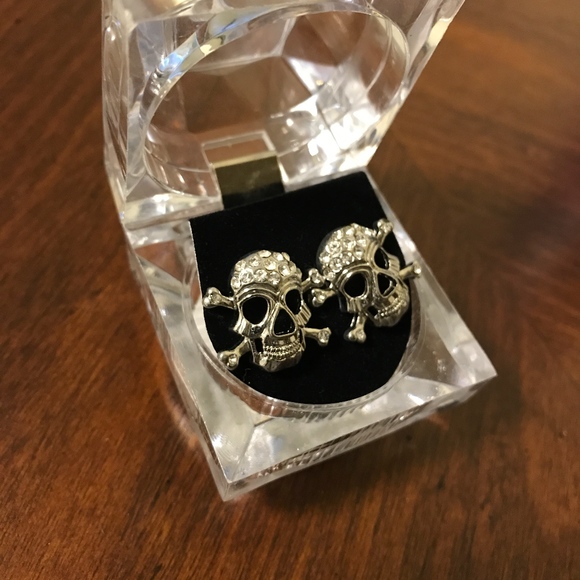 Hip Hop Bling Iced Out Skull Stud Earring - Picture 2 of 3