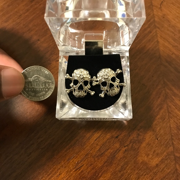 Hip Hop Bling Iced Out Skull Stud Earring - Picture 3 of 3