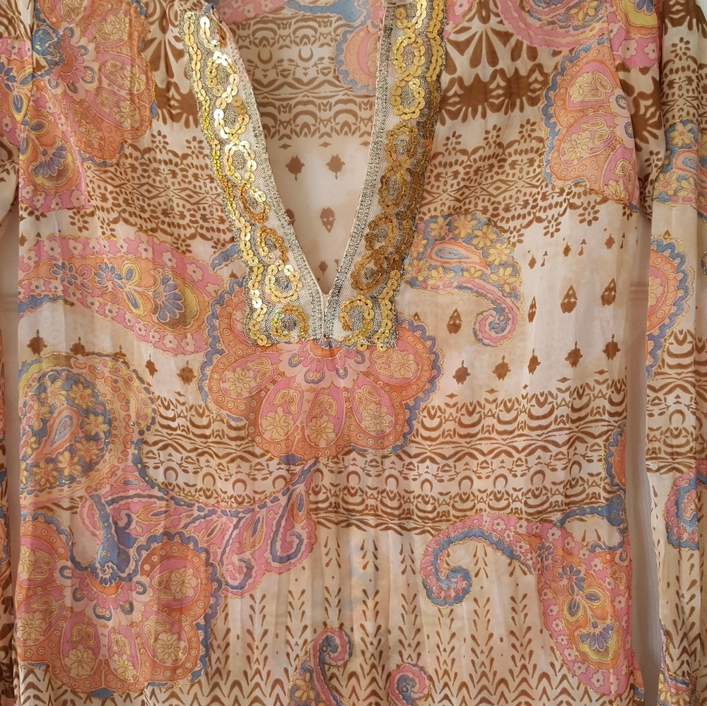 V-NECK BLOUSES