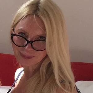 Meet your Posher, Karin