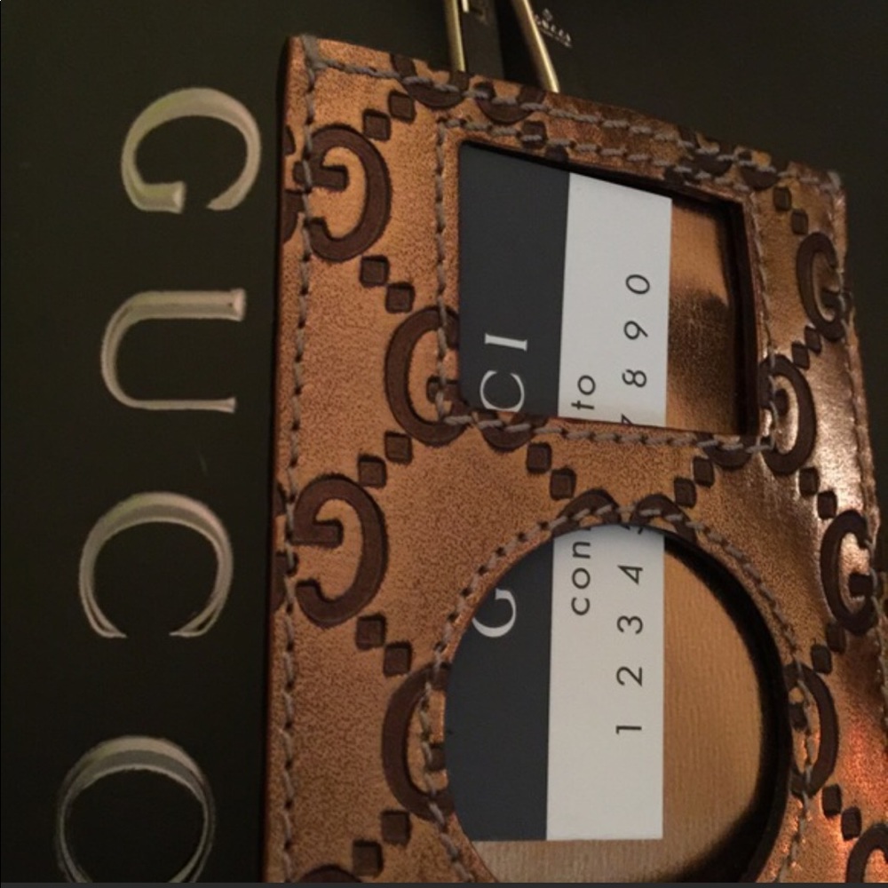 🌼Authentic Gucci iPod case