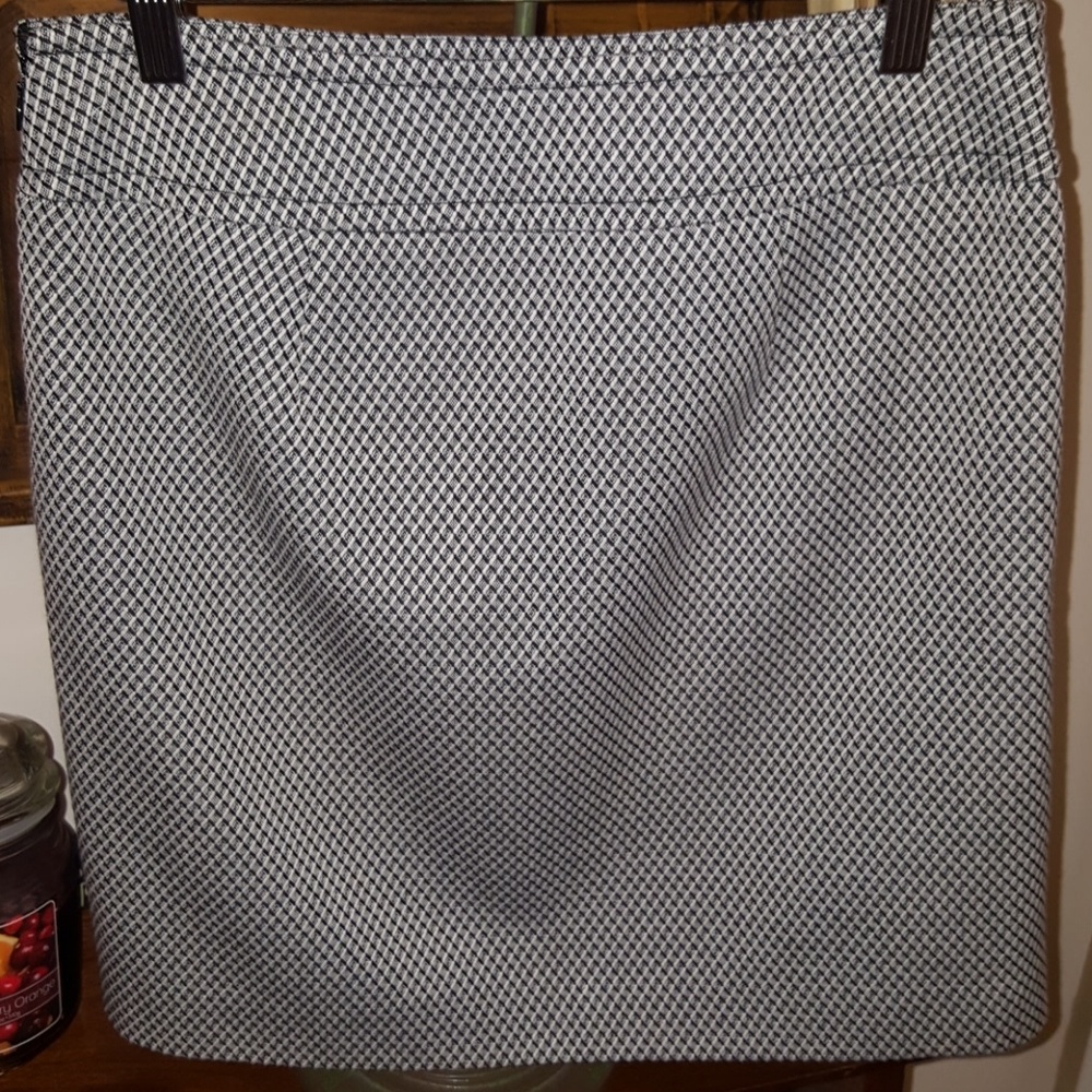 Darling LOFT skirt - Picture 2 of 7