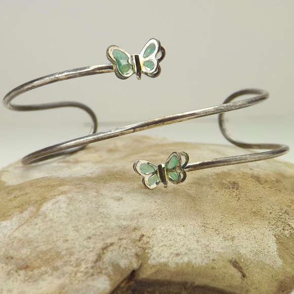 vintage Jewelry - vintage petite cuff bracelet silver tone butterfly