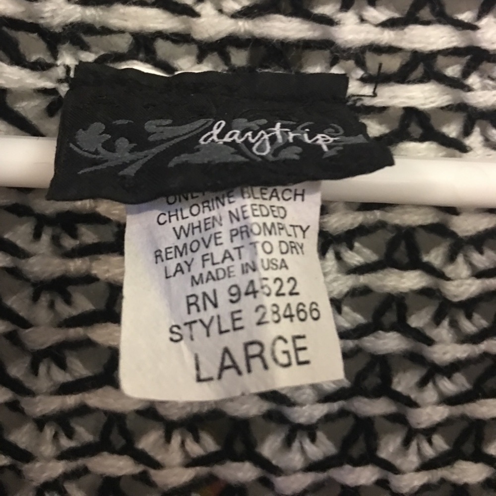 4/$50 Daytrip wrap cardigan Asymmetrical - Picture 3 of 8