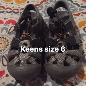 Keens sandals/shoes