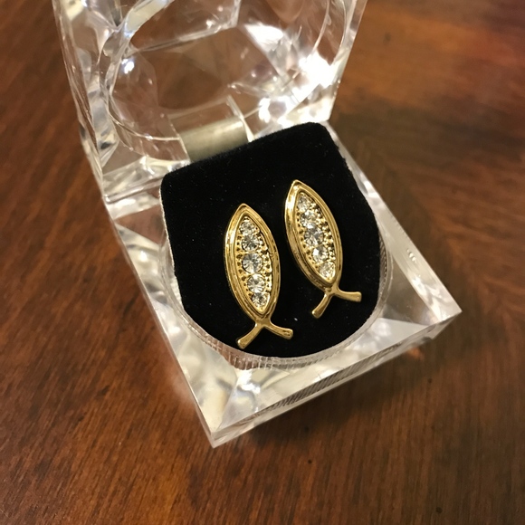 Hip Hop Bling Iced Out Fish Ichthus Jesus Earrings - Picture 2 of 3