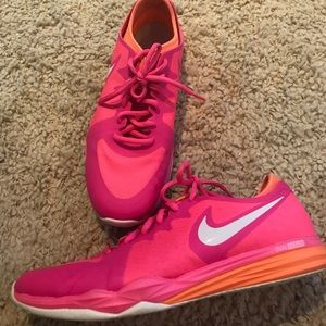 Nike dual fusion shoes, size 9