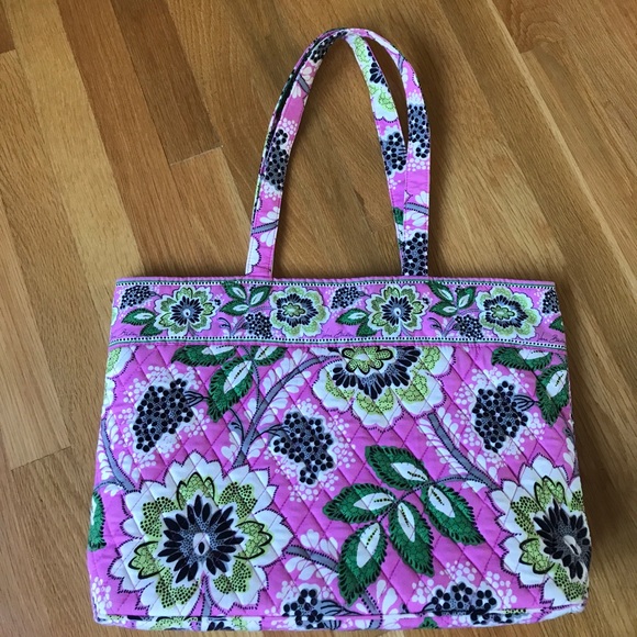 New Vera Bradley Tote - Picture 1 of 3