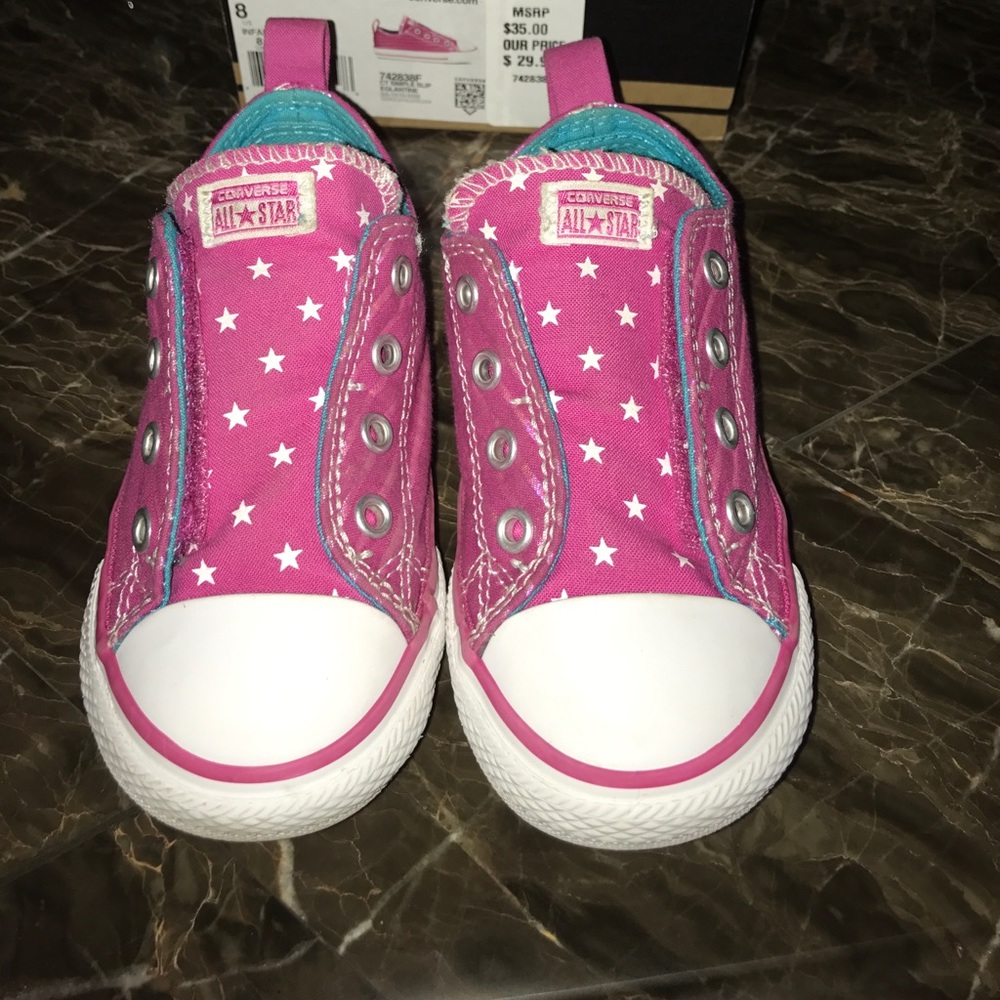 Girls Converse size 8 like new