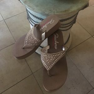 Skechers Yoga Foam Flip Flops