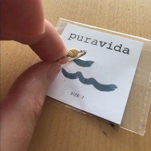 Puravida shell ring