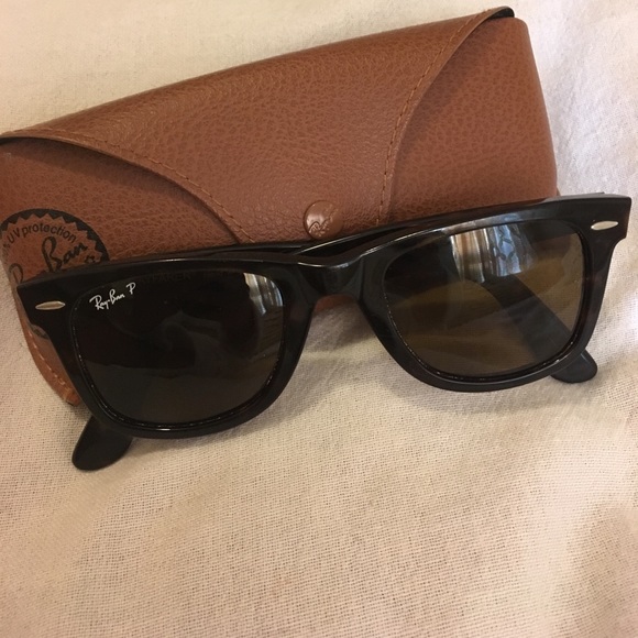 ๐ SALE ๐ Ray Ban Wayfarer Polarized in tortoise - Picture 2 of 5