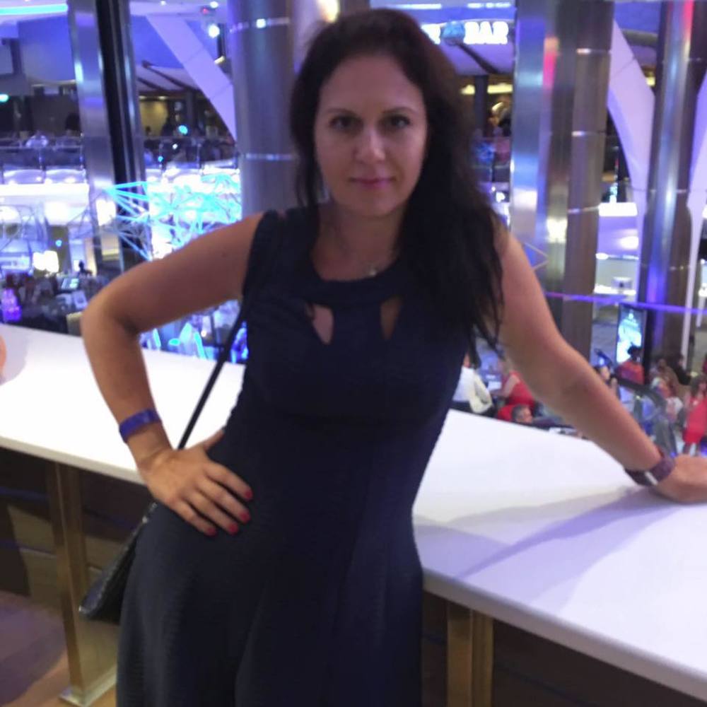 Meet your Posher, Elena
