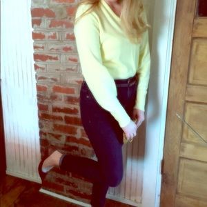 College pin up Vintage v neck yellow sweater 🐱