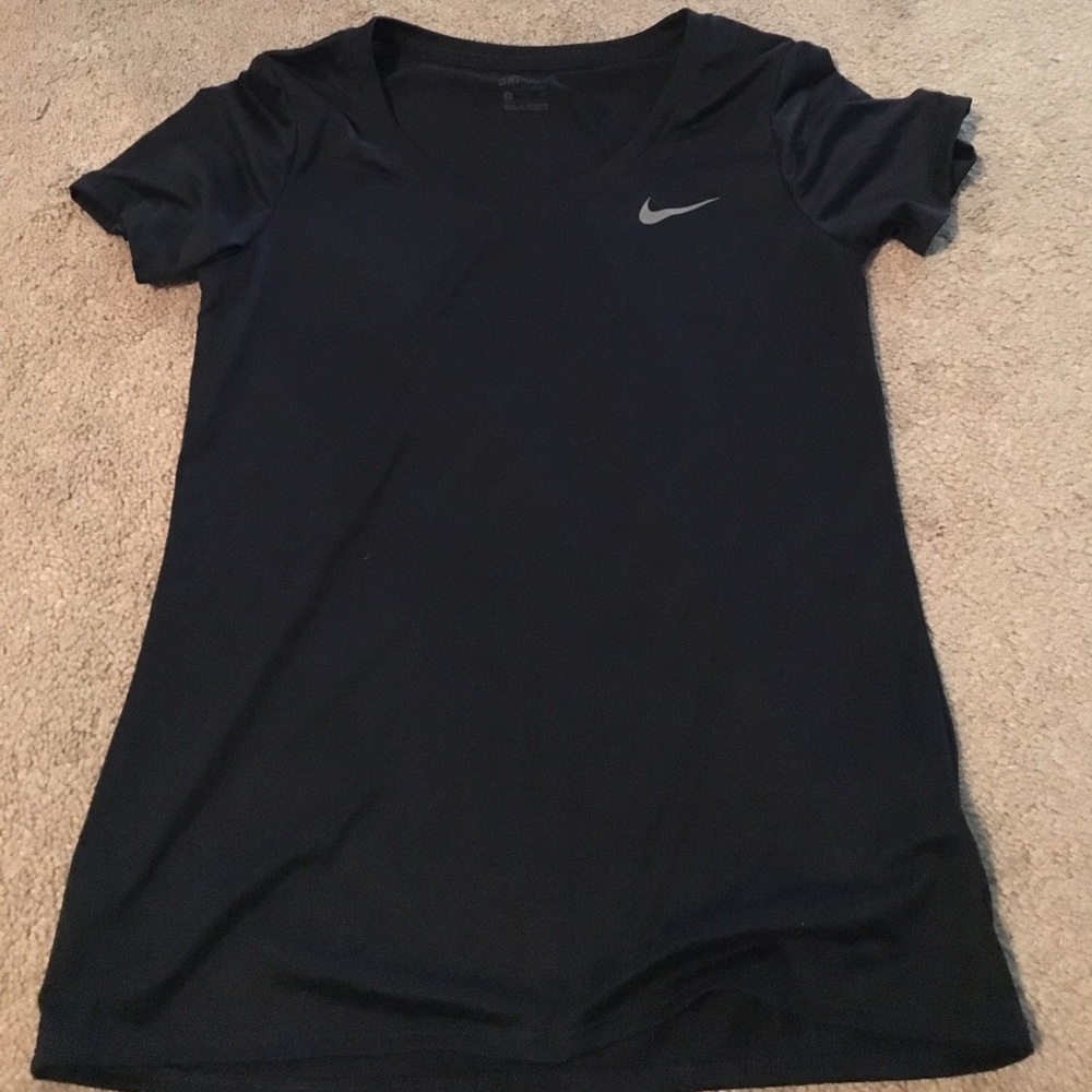 Nike navy blue t shirt NWOT