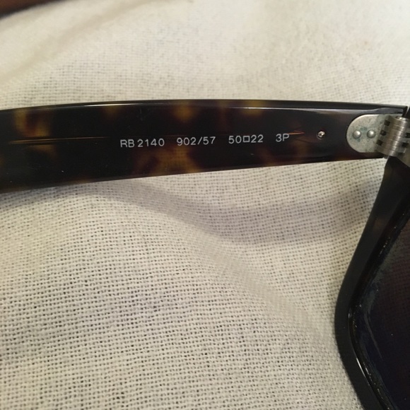 Ray-Ban Wayfarer Polarized with case main image 4