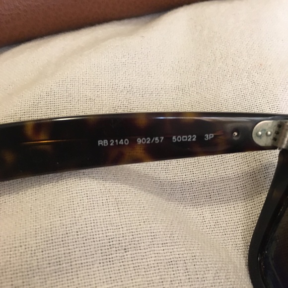 Ray-Ban Wayfarer Polarized with case