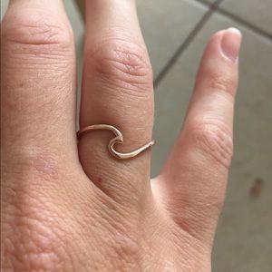 Rose gold mini wave ring