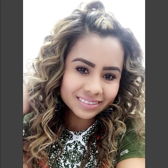 Hello everyone!!!! My name is Janet🙋🏻 - Picture 2 of 2