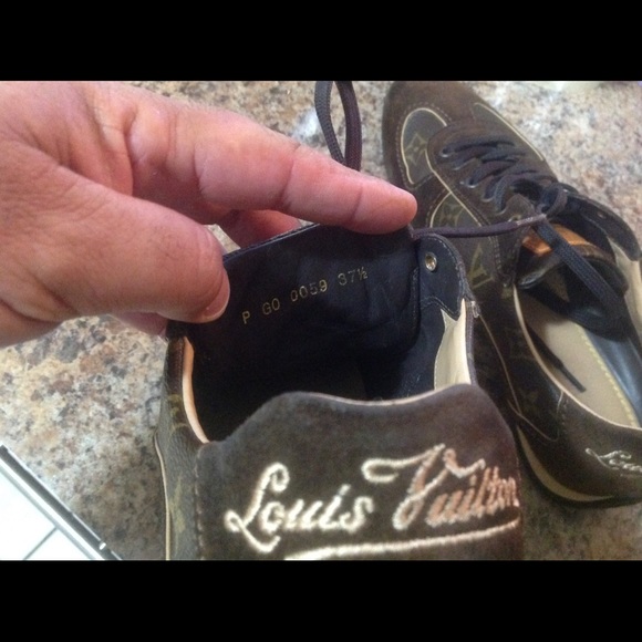 Luis Vuitton. - Picture 2 of 8