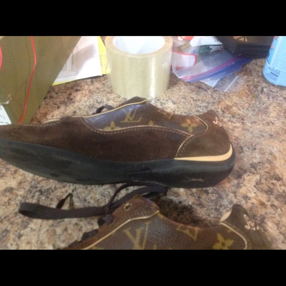 Luis Vuitton. - Picture 4 of 8