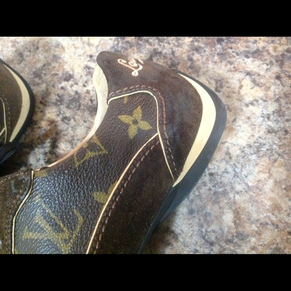 Luis Vuitton. - Picture 5 of 8