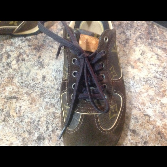 Luis Vuitton. - Picture 6 of 8