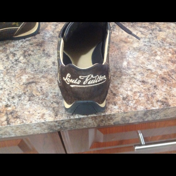 Luis Vuitton. - Picture 7 of 8