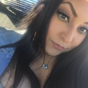 Meet your Posher, Yesenia