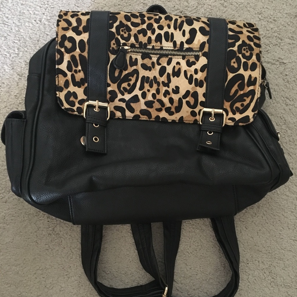 *Like New* leopard print faux leather backpack
