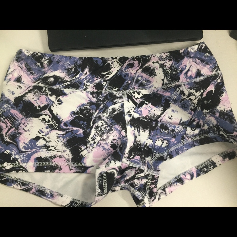 EUC Fleo Shorts Size L