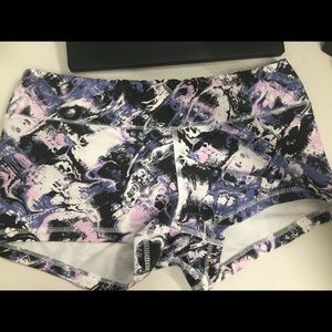 EUC Fleo Shorts Size L