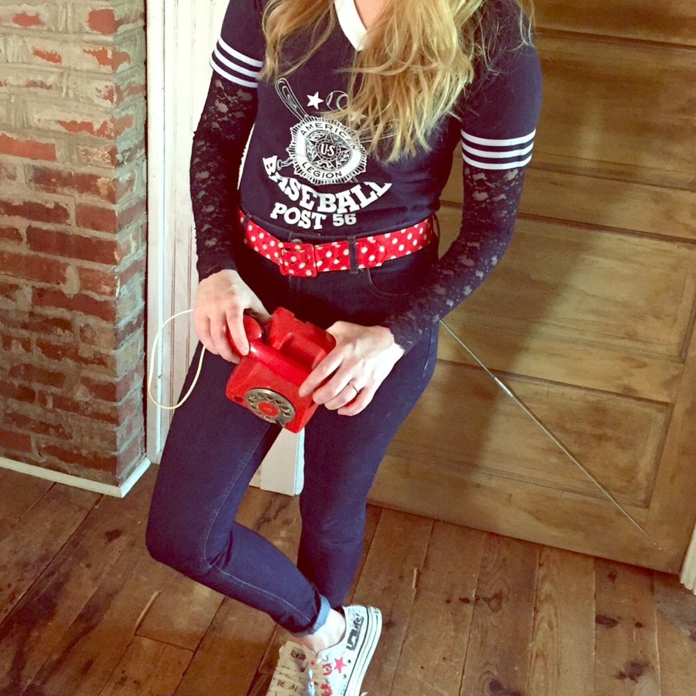 Get the look Vtg b-ball Tee, belt, free ppl lace