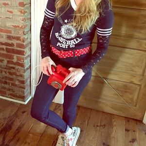 Get the look Vtg b-ball Tee, belt, free ppl lace