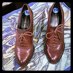 Franco Sarto size 7.5 beautiful leather shoes